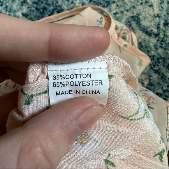 2/$20 | Peachy Floral Peplum Cami - Picture 7 of 7